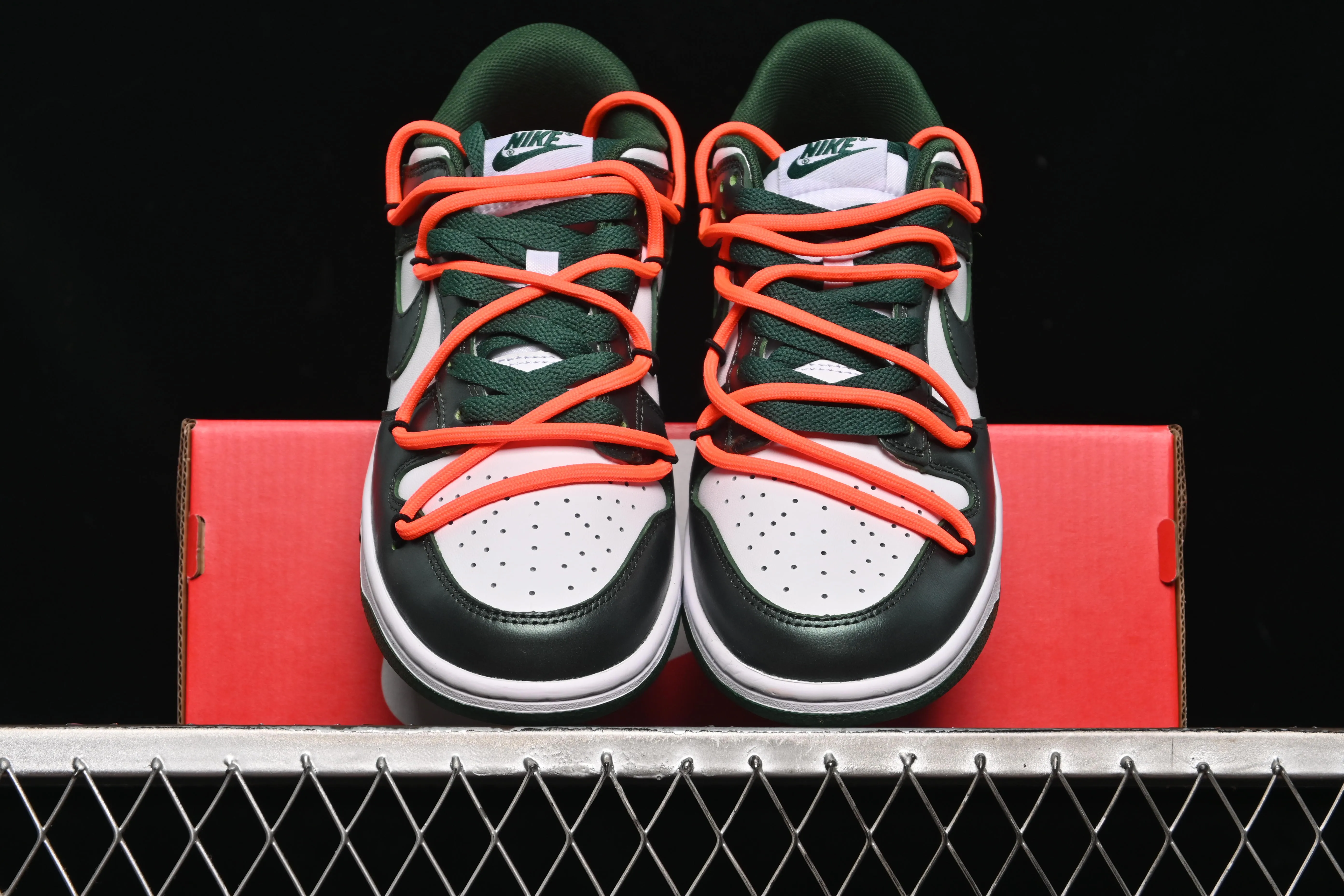 All Categories Nk SB Dunk Series Nk SB Dunk Low Low-top sneakers Nike SB Dunk Low Laser Green Straps Low-top casual sneakers DD1391-101